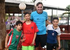 Foto de la galería: Con  un especial agasajo, el IPLyC celebró a los niños junto al Flaco Schiavi