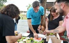Foto de la galería: Con  un especial agasajo, el IPLyC celebró a los niños junto al Flaco Schiavi