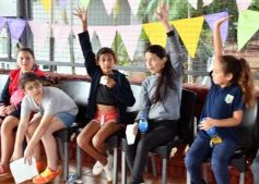 Foto de la galería: Con  un especial agasajo, el IPLyC celebró a los niños junto al Flaco Schiavi