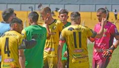 Foto de la galería: Triunfo y respiro para el Colectivero que cortó la mala racha en el Federal A