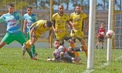 Foto de la galería: Triunfo y respiro para el Colectivero que cortó la mala racha en el Federal A