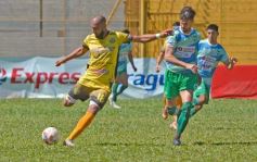 Foto de la galería: Triunfo y respiro para el Colectivero que cortó la mala racha en el Federal A