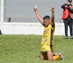 Foto de la galería: Triunfo y respiro para el Colectivero que cortó la mala racha en el Federal A
