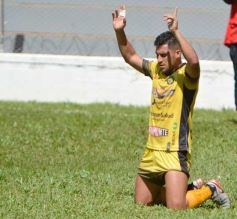 Foto de la galería: Triunfo y respiro para el Colectivero que cortó la mala racha en el Federal A