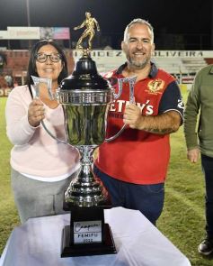 Foto de la galería: Guaraní se quedó con la finalísima y gritó campeón en Villa Sarita