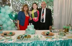 Foto de la galería: Reina de la noche: fiesta y diversión en los 15 años de Daniela Saiman