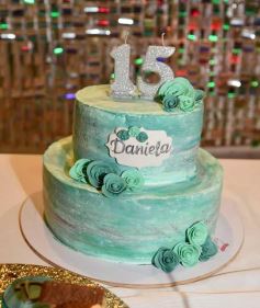 Foto de la galería: Reina de la noche: fiesta y diversión en los 15 años de Daniela Saiman