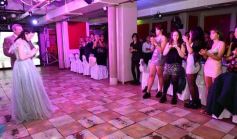 Foto de la galería: Reina de la noche: fiesta y diversión en los 15 años de Daniela Saiman