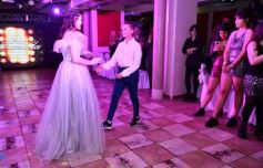 Foto de la galería: Reina de la noche: fiesta y diversión en los 15 años de Daniela Saiman