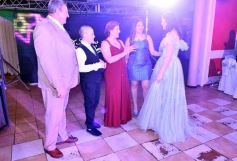 Foto de la galería: Reina de la noche: fiesta y diversión en los 15 años de Daniela Saiman