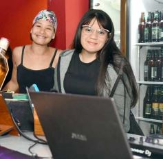 Foto de la galería: Cumple, encuentros y despedida de soltera: mucho festejo y baile en la noche de viernes en Posadas