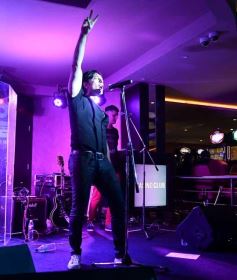 Foto de la galería: Sábado prendido con Fabio Gasser y otro show impresionante