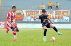 Foto de la galería: Crucero ganó y quedó a tiro de la clasificación en el Federal A