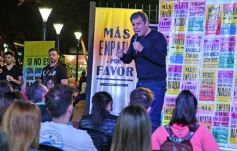 Foto de la galería: Facundo Manes en Posadas: "se necesita empatia para salir de la grieta y pensar en el 2023"