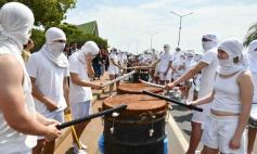 Foto de la galería: Estudiantina 2022: la fiesta fue de los estudiantes en la primera prueba piloto