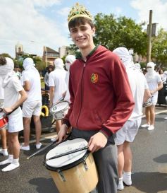 Foto de la galería: Estudiantina 2022: la fiesta fue de los estudiantes en la primera prueba piloto
