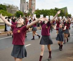 Foto de la galería: Estudiantina 2022: la fiesta fue de los estudiantes en la primera prueba piloto