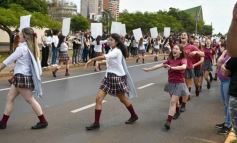 Foto de la galería: Estudiantina 2022: la fiesta fue de los estudiantes en la primera prueba piloto