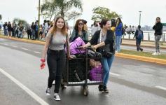 Foto de la galería: Estudiantina 2022: la fiesta fue de los estudiantes en la primera prueba piloto
