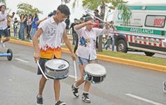 Foto de la galería: Estudiantina 2022: la fiesta fue de los estudiantes en la primera prueba piloto