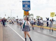 Foto de la galería: Estudiantina 2022: la fiesta fue de los estudiantes en la primera prueba piloto