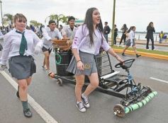 Foto de la galería: Estudiantina 2022: la fiesta fue de los estudiantes en la primera prueba piloto