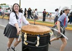 Foto de la galería: Estudiantina 2022: la fiesta fue de los estudiantes en la primera prueba piloto