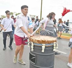 Foto de la galería: Estudiantina 2022: la fiesta fue de los estudiantes en la primera prueba piloto