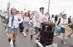 Foto de la galería: Estudiantina 2022: la fiesta fue de los estudiantes en la primera prueba piloto