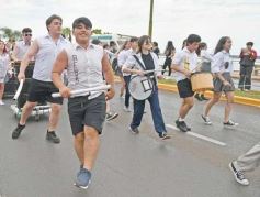 Foto de la galería: Estudiantina 2022: la fiesta fue de los estudiantes en la primera prueba piloto