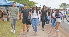 Foto de la galería: Estudiantina 2022: la fiesta fue de los estudiantes en la primera prueba piloto