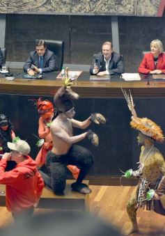 Foto de la galería: Con participación internacional: la Legislatura abrió un nuevo Parlamento Estudiantil Misionero