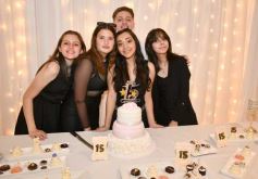 Foto de la galería: Con un espectacular festejo, llegaron los 15 años de Valentina Acuña