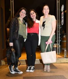 Foto de la galería: Noche de viernes, encuentros y especial festejo en Itakuá