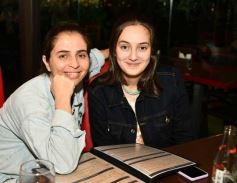 Foto de la galería: Noche de viernes, encuentros y especial festejo en Itakuá