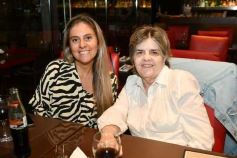 Foto de la galería: Noche de viernes, encuentros y especial festejo en Itakuá