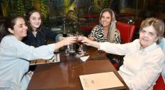 Foto de la galería: Noche de viernes, encuentros y especial festejo en Itakuá