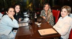 Foto de la galería: Noche de viernes, encuentros y especial festejo en Itakuá