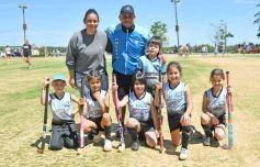 Foto de la galería: Con el hockey a pleno: Centro de Cazadores inauguró su flamante cancha sintética