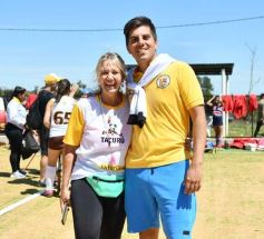 Foto de la galería: Con el hockey a pleno: Centro de Cazadores inauguró su flamante cancha sintética