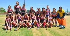 Foto de la galería: Con el hockey a pleno: Centro de Cazadores inauguró su flamante cancha sintética