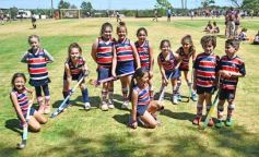 Foto de la galería: Con el hockey a pleno: Centro de Cazadores inauguró su flamante cancha sintética