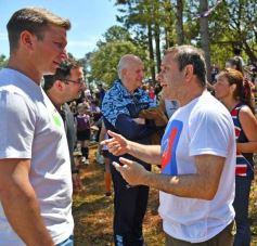 Foto de la galería: Con el hockey a pleno: Centro de Cazadores inauguró su flamante cancha sintética