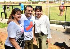 Foto de la galería: Con el hockey a pleno: Centro de Cazadores inauguró su flamante cancha sintética