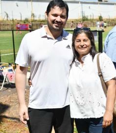 Foto de la galería: Con el hockey a pleno: Centro de Cazadores inauguró su flamante cancha sintética