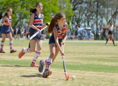 Foto de la galería: Con el hockey a pleno: Centro de Cazadores inauguró su flamante cancha sintética