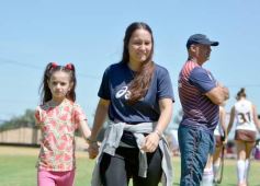 Foto de la galería: Con el hockey a pleno: Centro de Cazadores inauguró su flamante cancha sintética