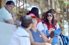 Foto de la galería: Con el hockey a pleno: Centro de Cazadores inauguró su flamante cancha sintética
