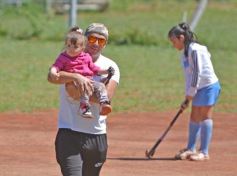 Foto de la galería: Con el hockey a pleno: Centro de Cazadores inauguró su flamante cancha sintética