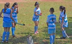 Foto de la galería: Con el hockey a pleno: Centro de Cazadores inauguró su flamante cancha sintética